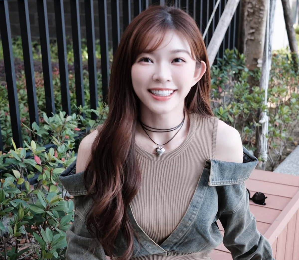 林穎樂因甜美的外型，成為團體中的人氣代表，近期在運動實境節目中，出色的游泳表現讓她擄獲不少粉絲，更因此登上日媒版面，受到許多關注。 圖：翻攝自林穎樂IG
