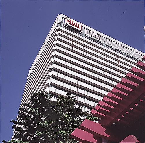 運河兩端的港口由香港公司和記港口管理。該公司於1996年獲得特許經營權，但並不擁有港口所有權，而是代表巴拿馬政府運營港口。 圖:翻攝自和記港口官網