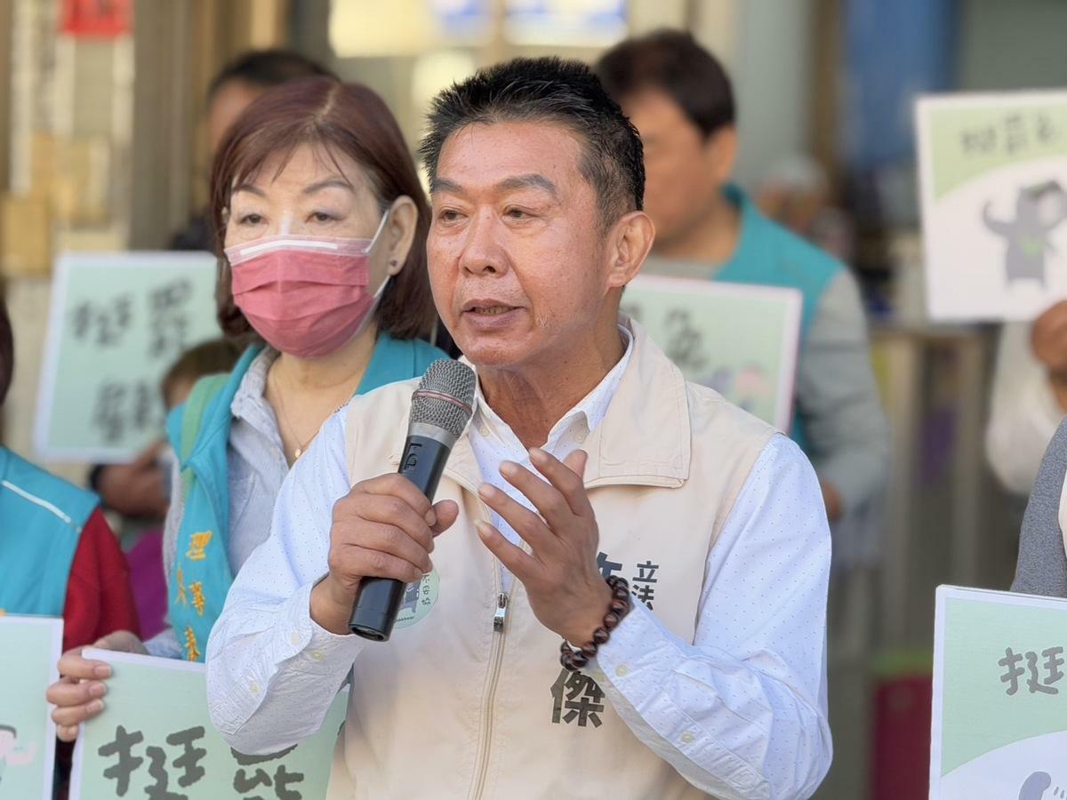 許智傑批藍白聯手刪預算的行為已經達到「毀憲亂政」的程度，民眾應該站出來，支持罷免。 圖：許智傑辦公室/提供（資料照片）