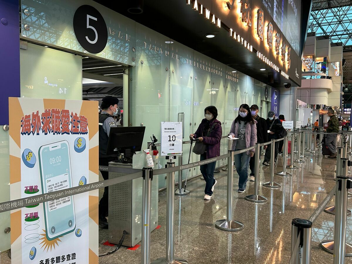 桃園機場今(25)日入出境及轉機旅客數預計15萬7千人次，創疫情後最高紀錄，總起降航班達736架次。桃機公司表示，尤其是第一航廈今日出境人數超過4萬人次，創下歷史新高。 圖：桃園國際機場／提供（資料照）