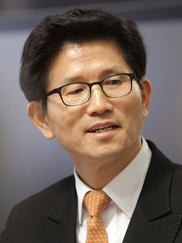 韓國就業勞動部長官金文洙 圖：取自維基百科　by Foreign and Commonwealth Office UK  版權規定：Open Government Licence