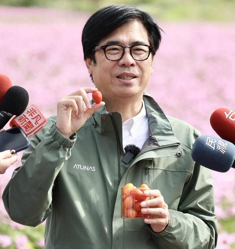 陳其邁推薦美濃小番茄是過年解膩健康良伴。 圖：高雄市新聞局/提供