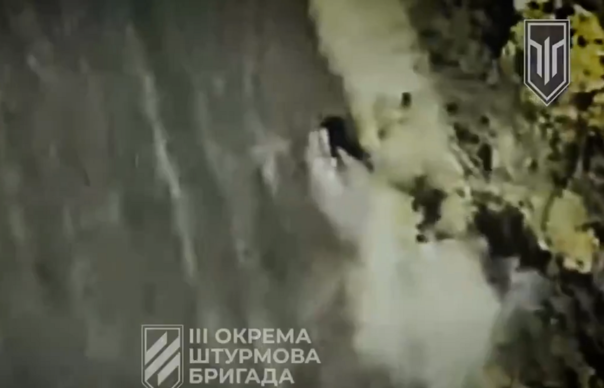 烏克蘭第三獨立突擊旅的 FPV 無人機，摧毀俄軍 Buk-M3 防空系統。 圖：翻攝自 NOELREPORTS X 帳號
