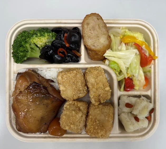 台鐵結合元宵節應景食材與在地特色，於2月3日至12日期間限定販售，售價150元，每日限量180個。 圖：台鐵公司／提供