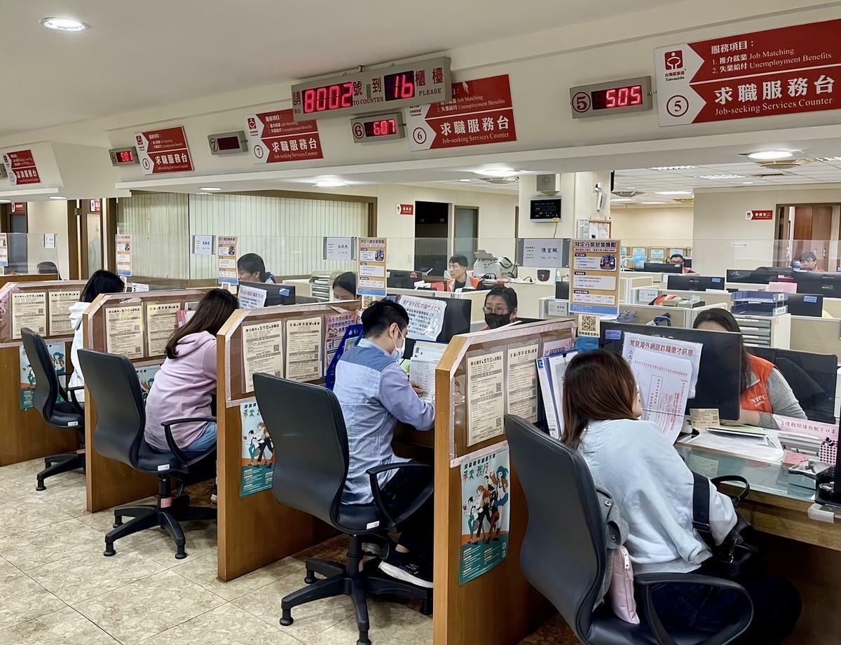 大年初六開工日，新北市就業服務處於各站加開彈性櫃台。 圖：新北市政府就服處/提供