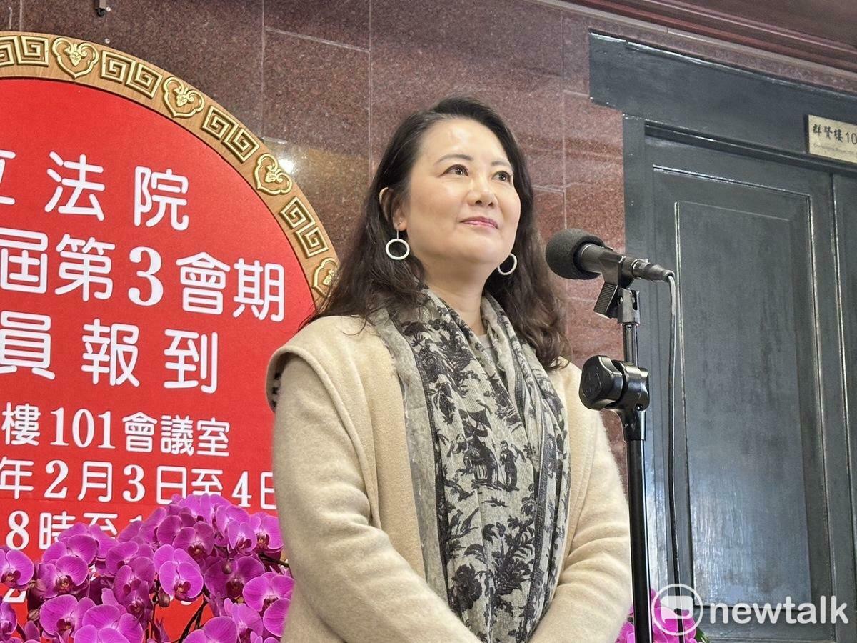 面臨大罷免，不具名藍委希望優先推民生法案。吳思瑤則說，歡迎藍營起義來歸。 圖：金大鈞/攝