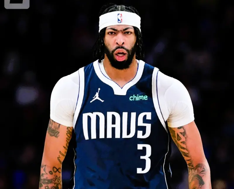 ▲Anthony Davis在交易前已因傷缺席湖人兩場比賽，不過獨行俠總經理Nico Harrison日前表示傷勢並不嚴重。(圖/courtsidebuzzig提供)