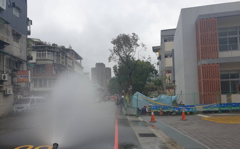 景美女中地下停車場旁瓦斯外洩 疑施工不慎釀禍