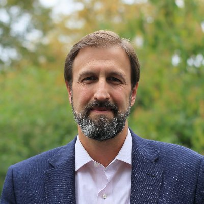 人道救援專家傑瑞米 · 康寧戴克（Jeremy Konyndyk）表示：「如果這種撤資行為持續下去，會導致飢荒與人道災難，可能導致數十萬人喪生。」美國國內反對聲浪也在升高，部分共和黨議員擔憂，這項政策將損害美國國際形象並削弱其全球影響力。 圖:擷自康寧戴克個人X帳號