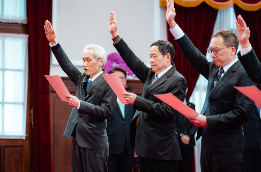 考試院長周弘憲帶領宣讀誓詞。 圖：總統府提供