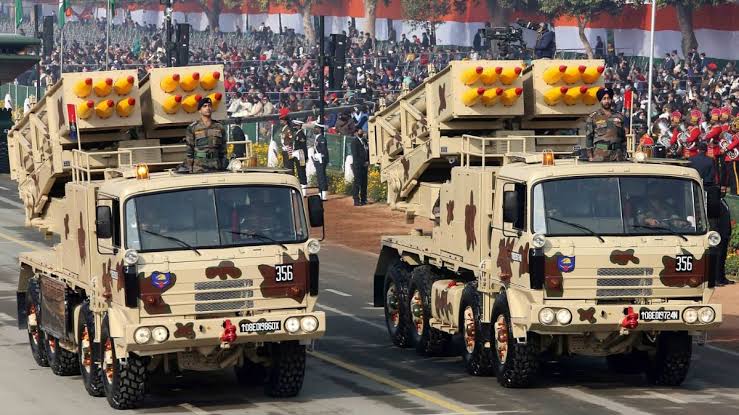 印度「皮納卡」多管火箭砲。 圖：截自「x」@IndianDefence3