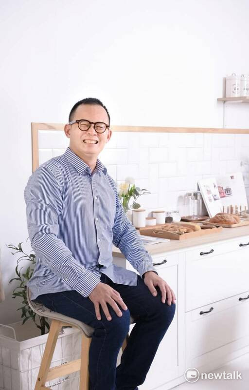 若要問誰是台南「最強正能量」、「時間管理大師」，許多人都會點名每天東奔西跑、臉上永遠掛滿笑容的富朗廣告負責人吳建智。 圖：吳建智提供