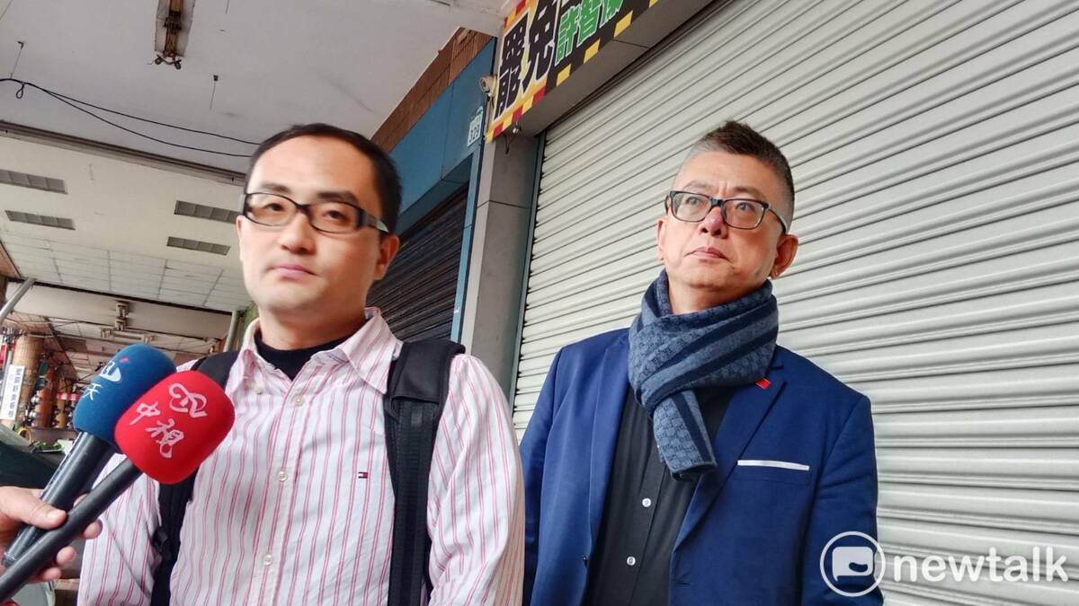 「高雄雙罷劫」團隊發言人徐尚賢(左)與罷免許智傑發起人朱磊(右)。 圖：孫家銘攝（資料照）