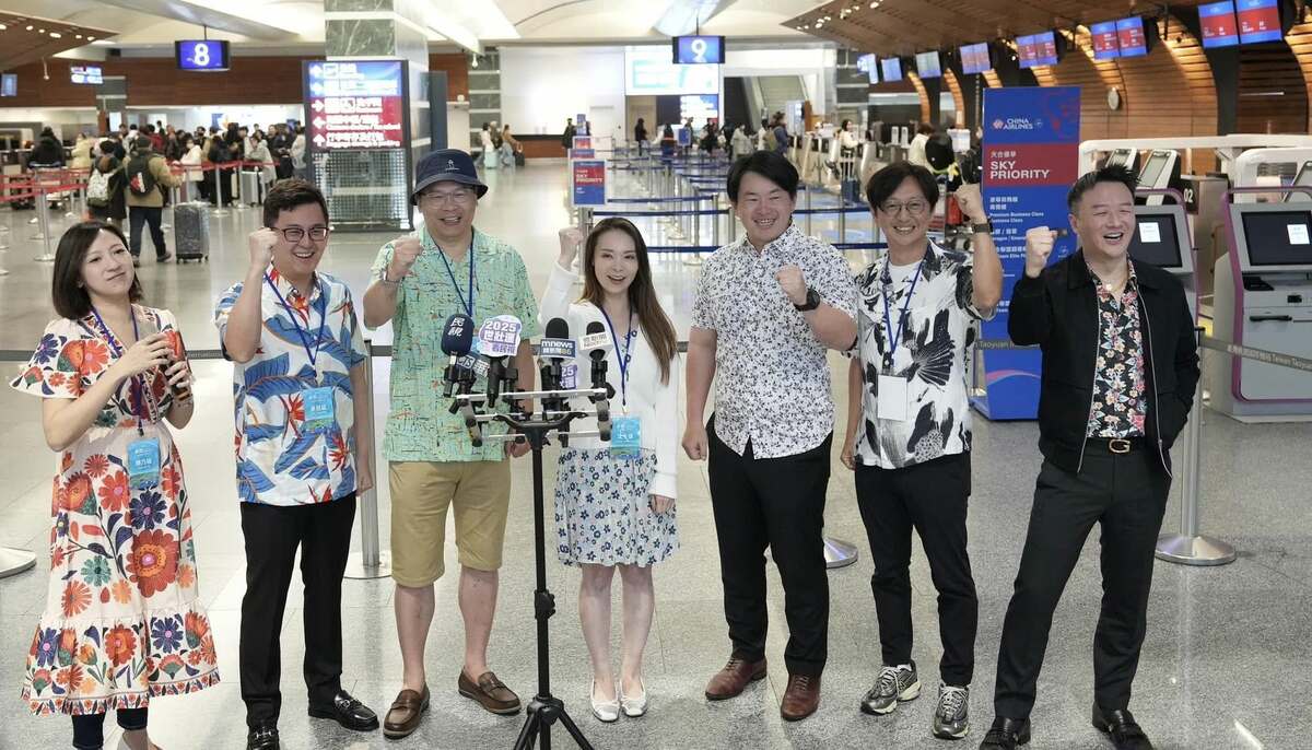 民進黨立委王義川、新北市議員卓冠廷、主持人李正皓等人今（13）日再度合體，正式啟動「狂推帛琉觀光大作戰」。 圖: 李正皓 FB