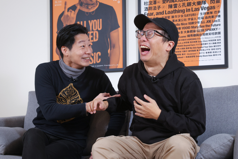 音樂人林昶佐（左） 一度擔心他企劃的特別節目被否決，認為是「中年音樂人的懷舊節目」，在柯智豪（右）協助下加入AI元素後，相信年輕世代也會有感。 圖：中央社提供