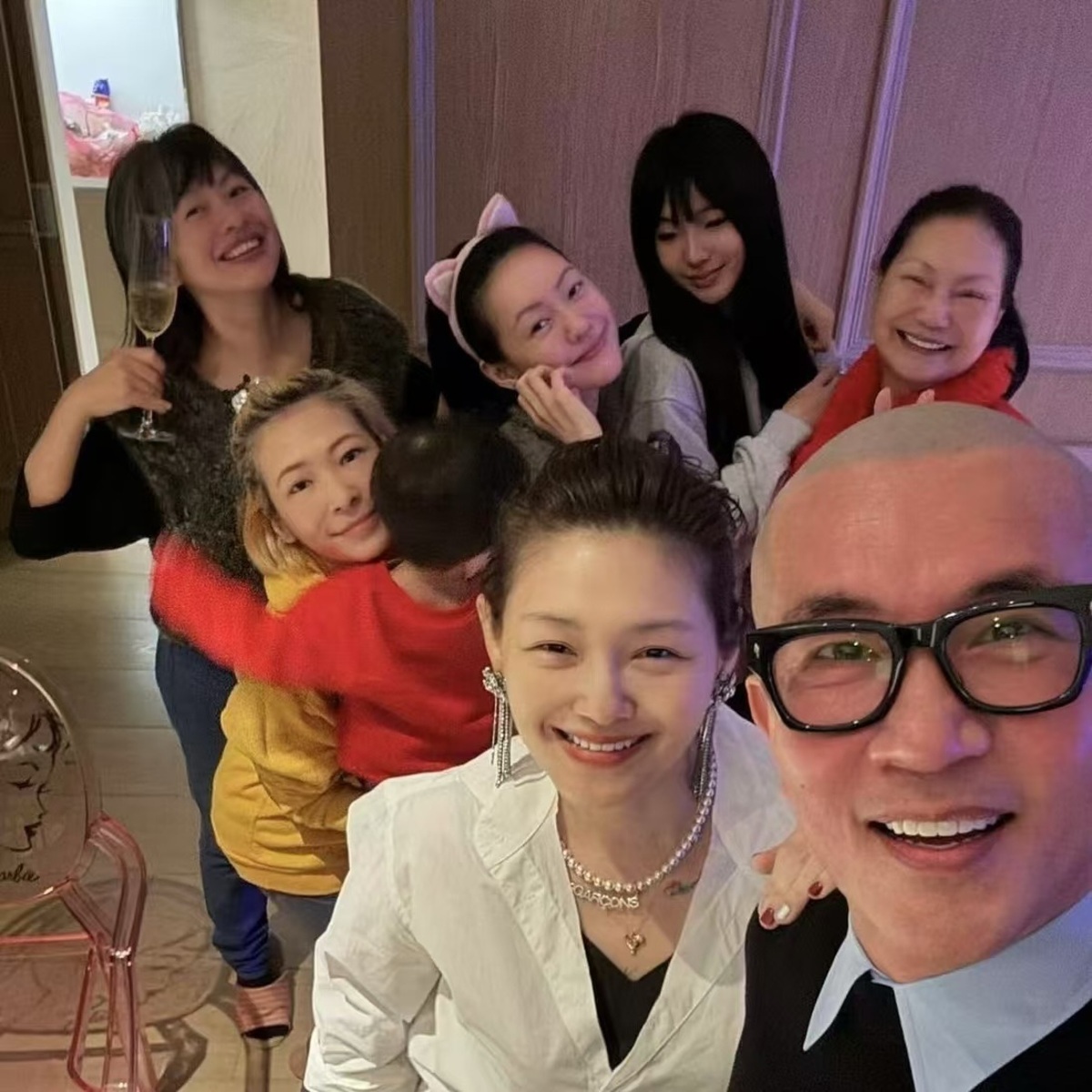 大S生前與家人感情相當深厚，S媽白髮人送黑髮人的痛苦，令外界難以想像。 圖：翻攝自小S臉書