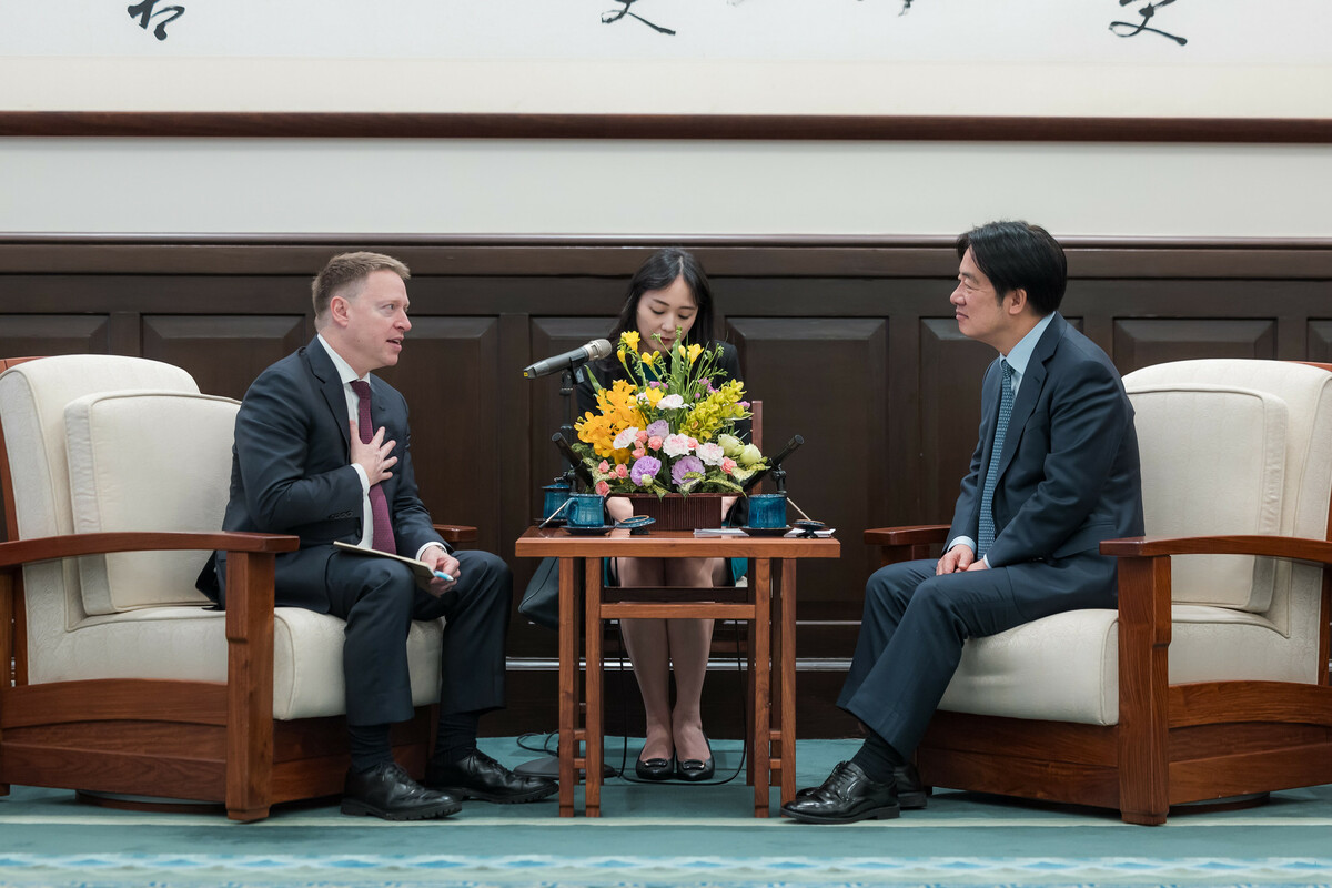 總統賴清德17日上午接見美國前白宮副國安顧問博明（Matthew Pottinger）等人 圖：總統府提供