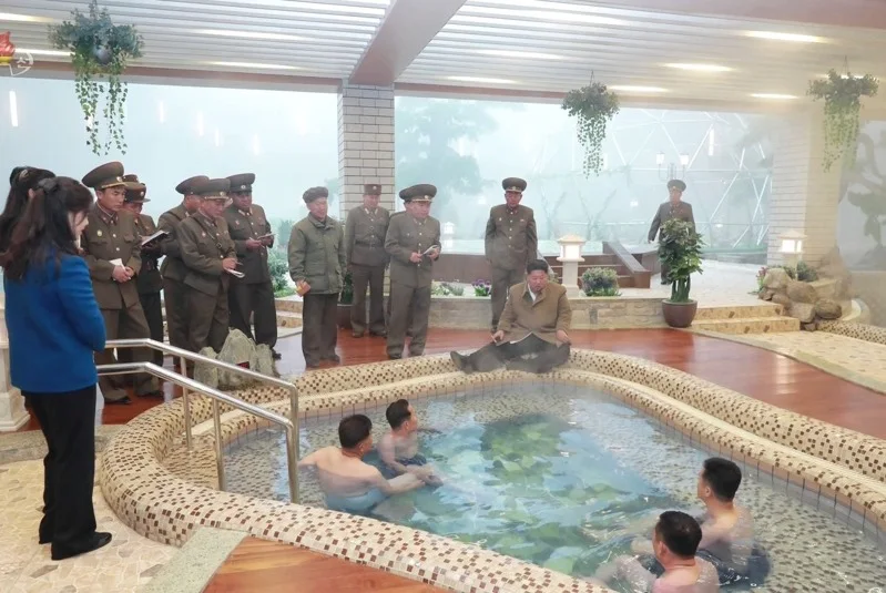 北韓南浦市溫泉郡爆發執政黨相關醜聞，使領導人金正恩震怒。 圖：翻攝自朝中社