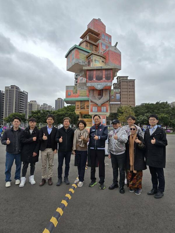 台東縣府團隊由縣長饒慶鈴領軍參訪台灣燈會。 圖：林昀真/攝