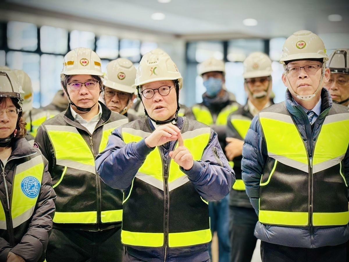 行政院政務委員陳金德今（18）日率相關部會前往桃園航空城現地召開第25次專案小組委員會議。 圖：行政院提供