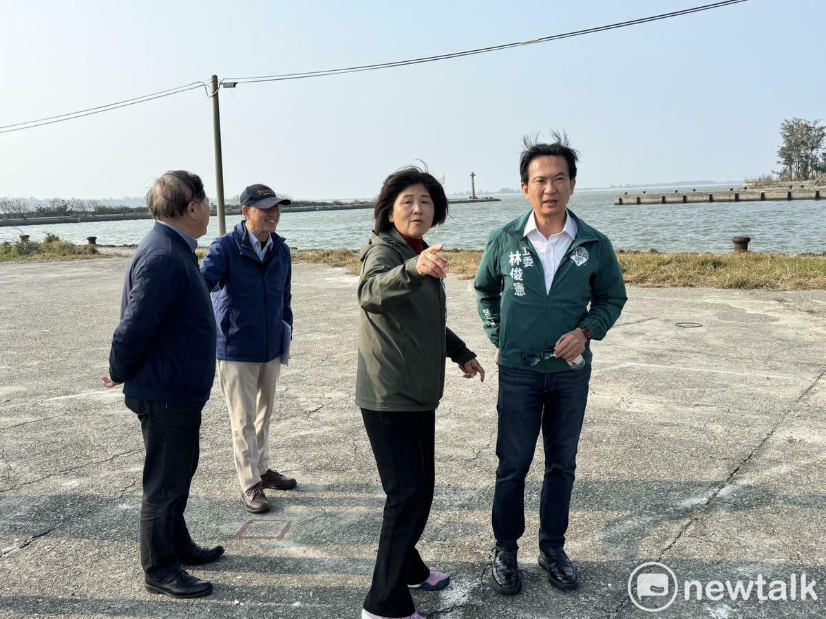 為活化台南將軍區馬沙溝，帶動當地的產業發展，立法委員林俊憲邀集各相關單位代表前往會勘。 圖：林俊憲服務處提供