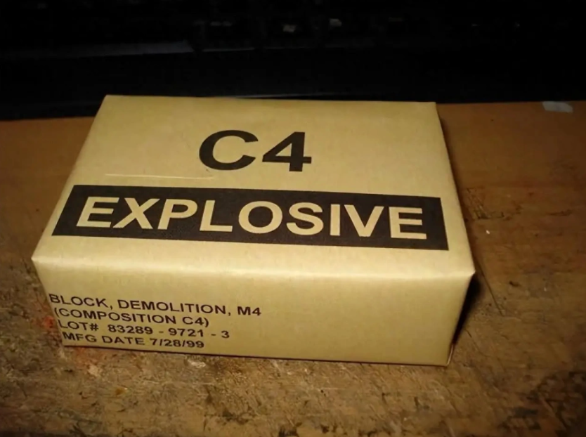 美軍在戰爭中會把 C4 炸藥當口香糖來咀嚼。 圖：翻攝自深度軍事
