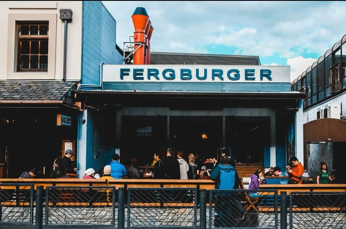 一名台灣民眾在紐西蘭皇后鎮知名漢堡店「Fergburger」被店家歧視。 圖：翻攝自Fergburger臉書