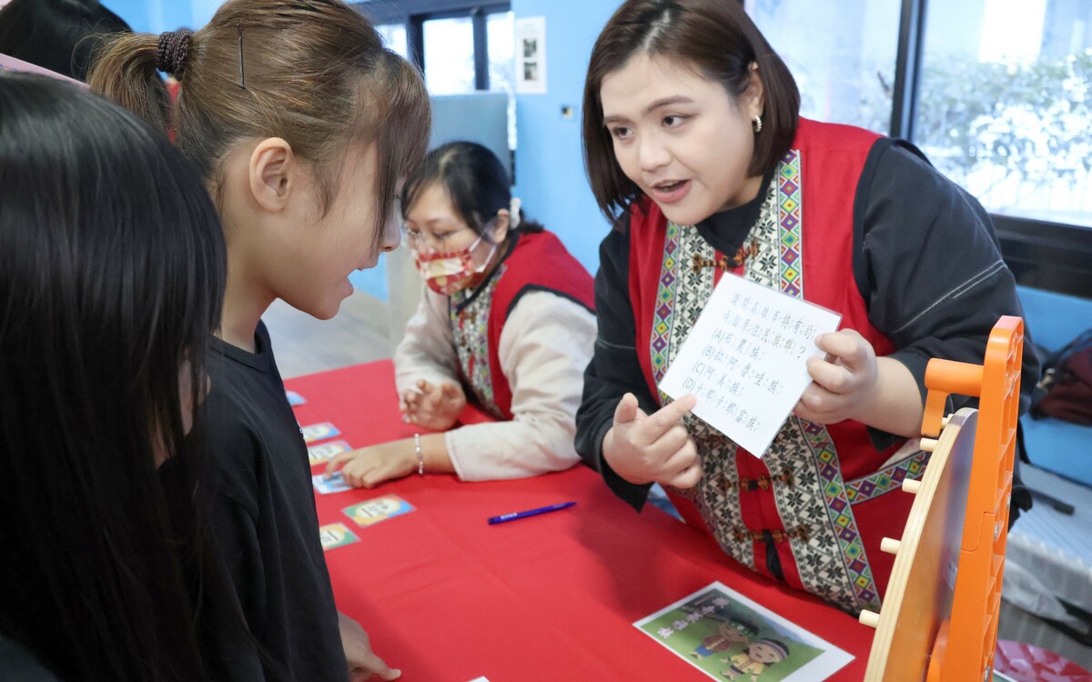 現場有閩、客、原、新語學習闖關活動。 圖：高雄市教育局/提供