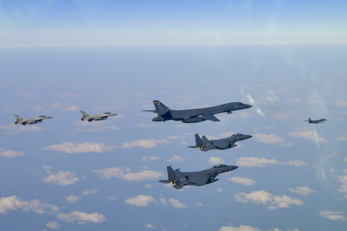 美軍於當地時間 20 日，與南韓空軍舉辦聯合空中演習，並派遣 B-1B 戰略轟炸機前往朝鮮半島。 圖：翻攝自 @INDOPACOM X 帳號