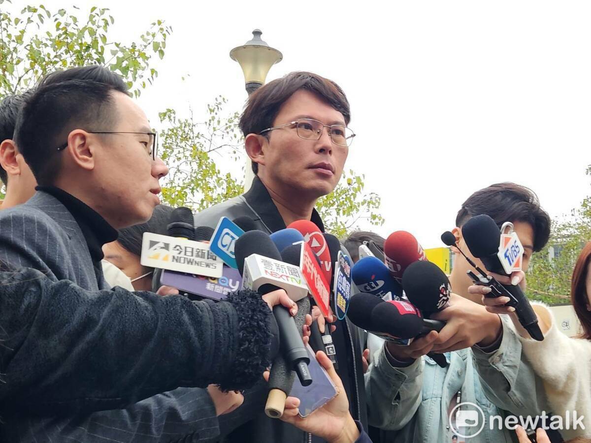 民眾黨主席黃國昌出席「護民主、反威權」掃除綠衛兵誓師大會。 圖：黃建豪/攝
