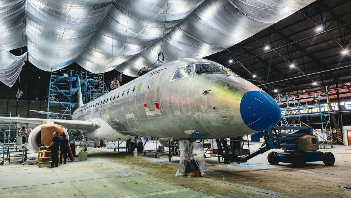 阿塞拜疆航空公司一架 Embraer 190 客機（航班號 8243）在哈薩克斯坦阿克套市附近墜毀，機上 67 人中有 38 人罹難，29 人倖存。 圖:擷自X帳號@SpottersArg