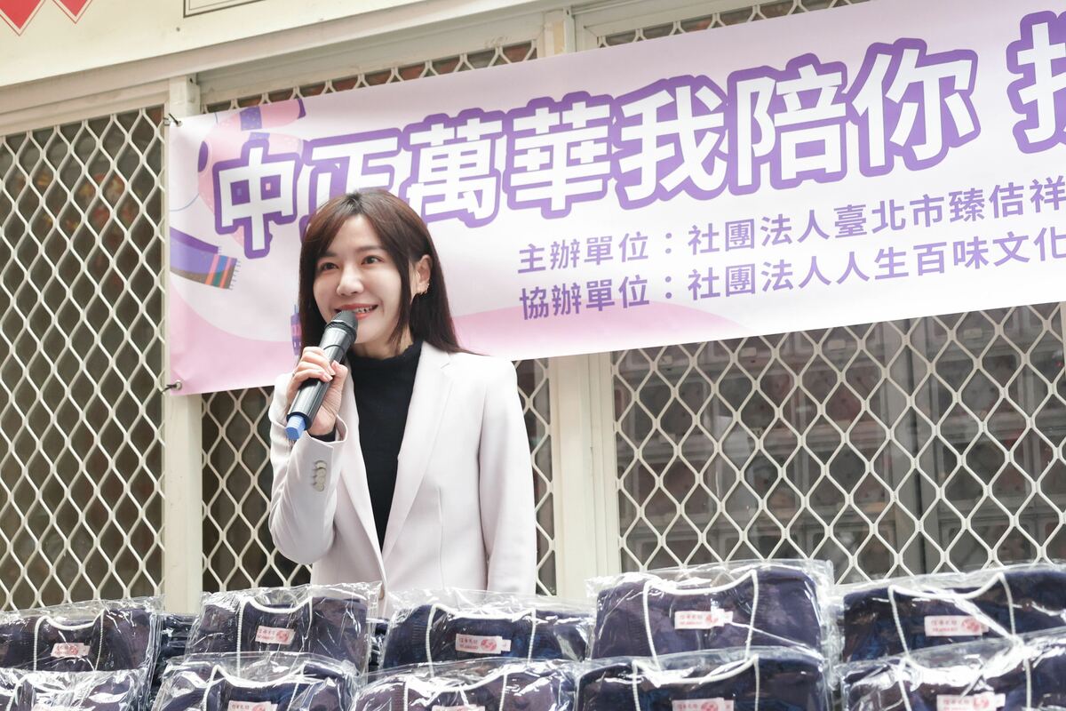 民進黨立委吳沛憶今日舉辦捐贈弱勢暖衣活動，並接受媒體聯訪。 圖：立法委員吳沛憶辦公室提供