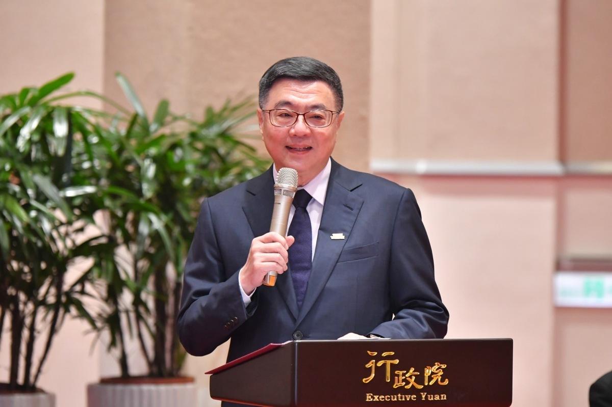行政院長卓榮泰今（24）天下午接見「2025年海外二二八遺屬返鄉團」。 圖：行政院提供