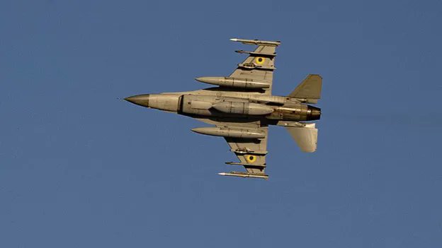 丹麥國防部長波爾森在參加基輔峰會時表示，丹麥已經將 12 架 F-16 交付給烏克蘭，另外 7 架將於今年年底內完成交付程序。 圖：翻攝自 @nexta_tv X 帳號