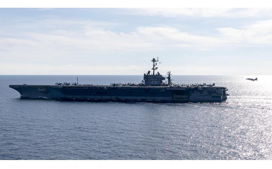 美國海軍航空母艦「杜魯門號(CVN-75)」2月中旬與貨船發生碰撞，經緊急修復，23日重回海上，24日已進行例行飛行訓練。 圖：翻攝US NAVY