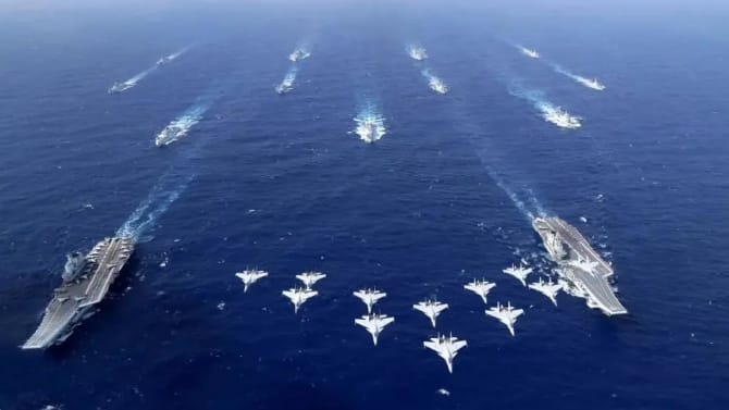 中國2025國防支出約1兆7846.65億元人民幣(約新台幣7.7兆元)。圖為解放軍雙航母戰鬥群。 圖 : 翻攝自獨聞