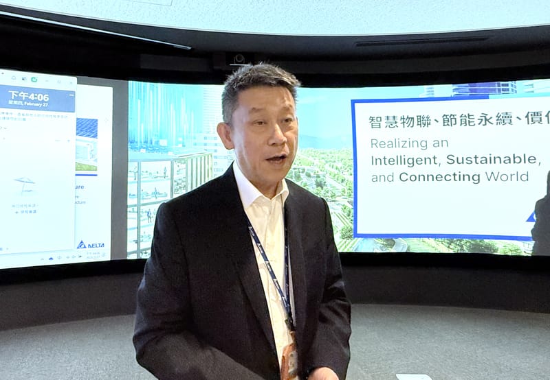 台達電27日舉行法說會，董事長鄭平看好AI仍然是今年主要營運動能，尤其台達電的散熱方案去年占公司營收比重不到1%，今年1月占比已迅速拉升到6%至7%。 圖：中央社