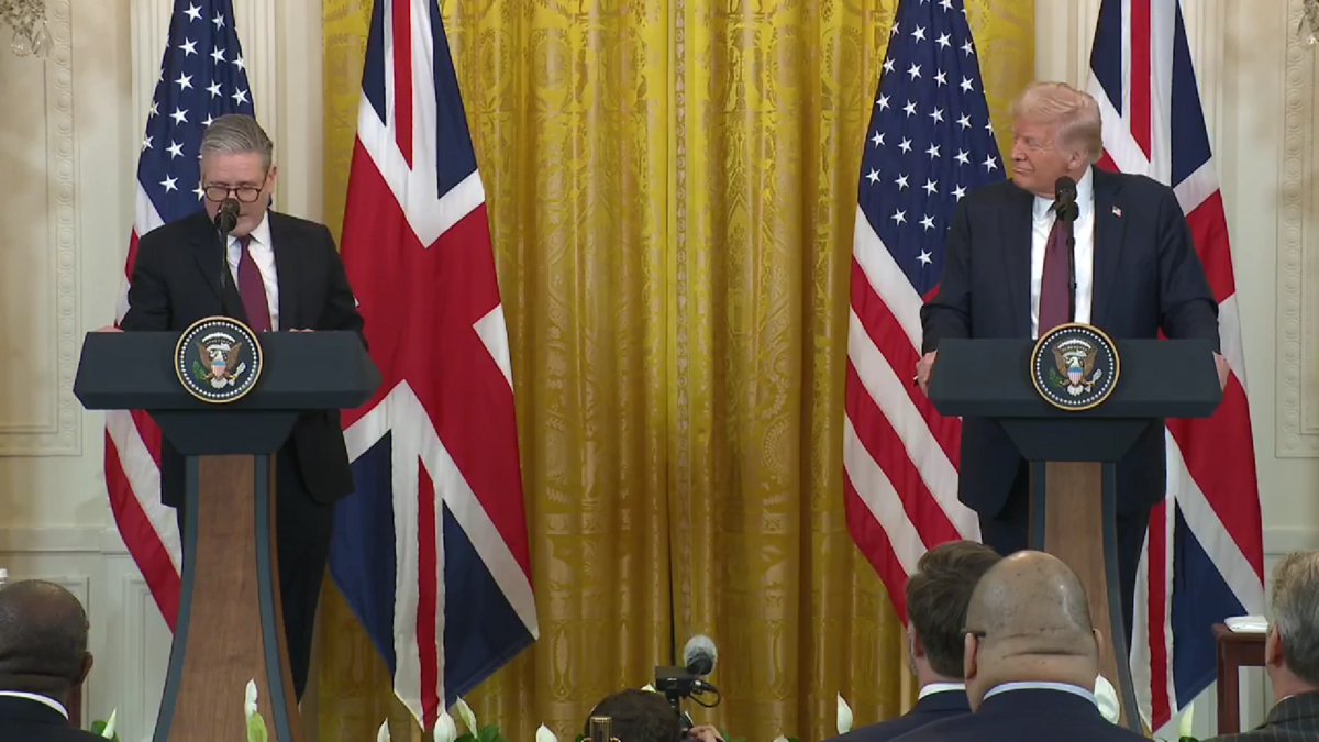 英國首相施凱爾（左）和美國總統川普（右）。 圖：翻攝川普臉書