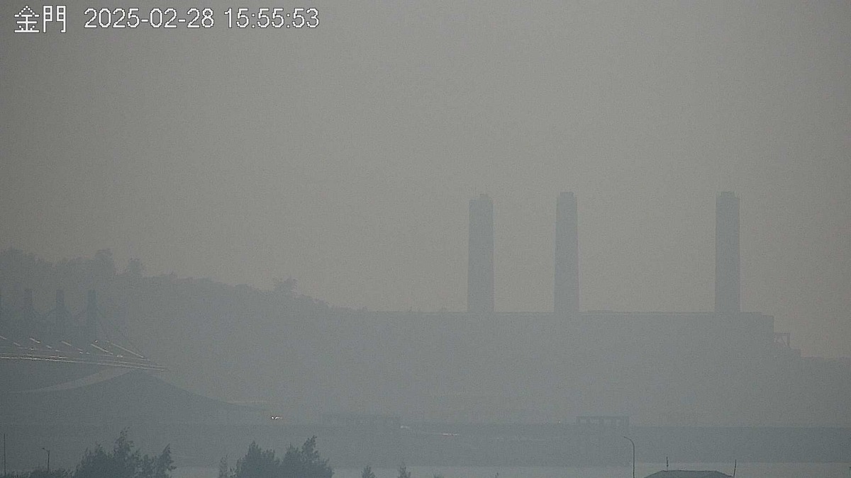 近日受到天氣影響，西半部空氣品質連兩天惡化，不少縣市空品亮起紅色燈號。 圖：翻攝自空品監測網