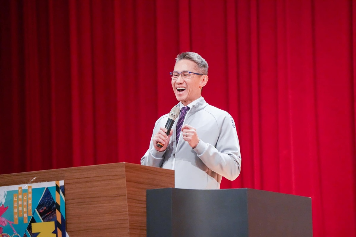 清大校長昨已聲明保護捐款者隱私，物理系主任也未發表言論，矢板明夫質疑媒體引述的匿名「清大校方」代表性存疑。(圖為清華大學校長高為元) 圖：翻攝自清華大學 臉書專頁