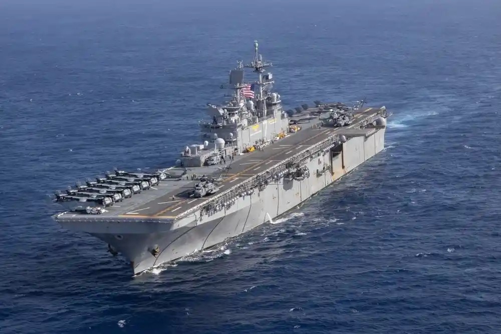 美利堅級兩棲攻擊艦的黎波里號（USS Tripoli，LHA-7）。 圖：US NAVY (資料照)
