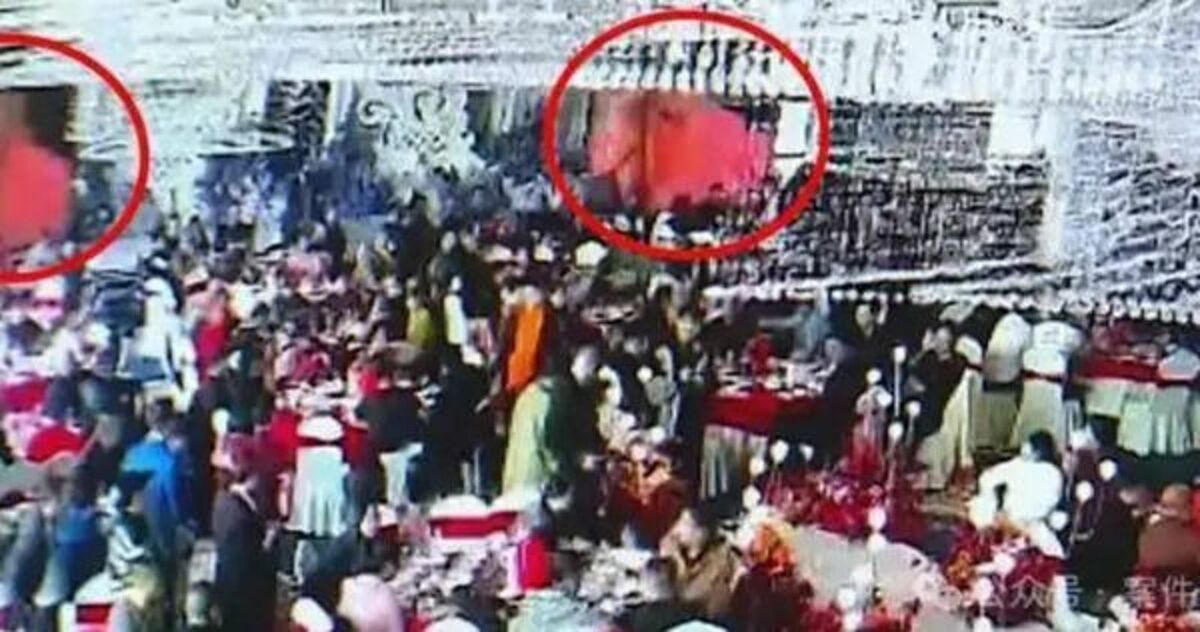 林姓新娘不滿去年結婚，螢幕上竟突然跳出1張不雅照片，氣的提告。 圖：翻攝自微博
