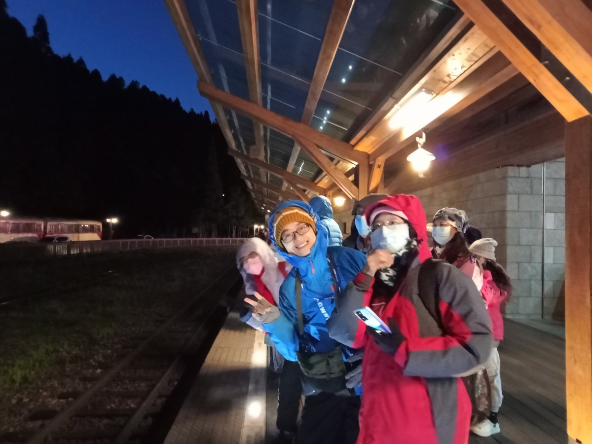 生態營包含撘阿里山小火欣賞最知名的阿里山日出。 圖：林業署嘉義分署／提供