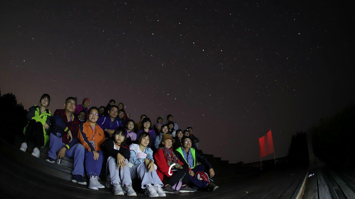 林業保育署嘉義分署與嘉義市天文協會將於4-6月推出「阿里山春星斯麥爾」天文生態營。 圖：林業署嘉義分署／提供