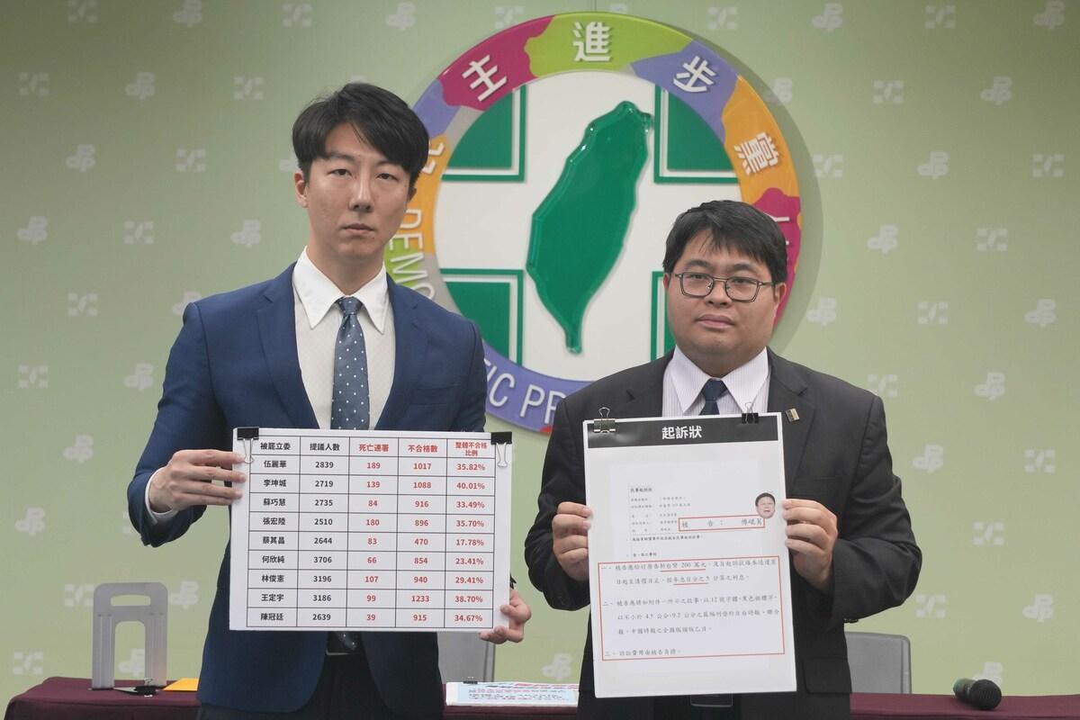 民進黨發言人吳崢和黃帝穎律師今（3）日上午召開「新聞造謠、連署造假 國民黨將受法律與人民制裁！」記者會。 圖：民進黨提供