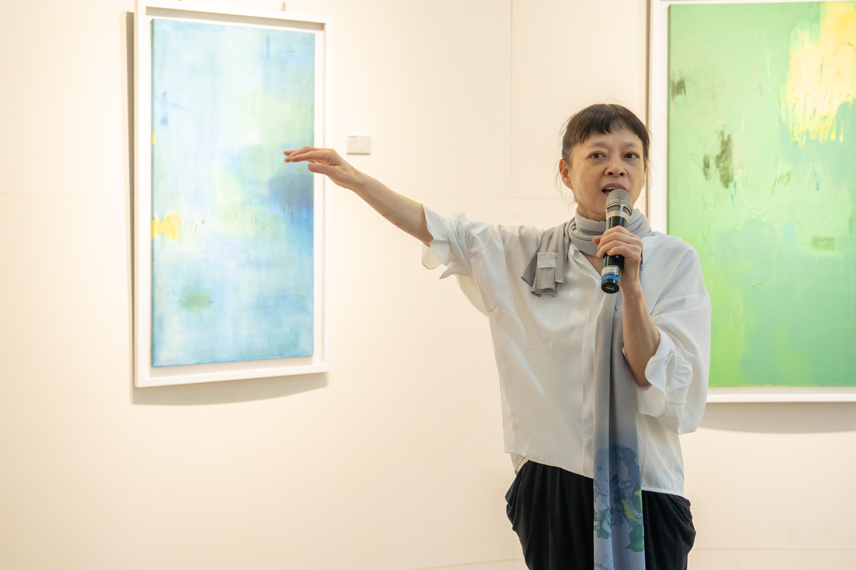 愛瑪蓮在高醫大A館藝廊舉行「雲野笙歌 II -愛瑪蓮 Emma Lien」個展。 圖：高雄醫學大學/提供