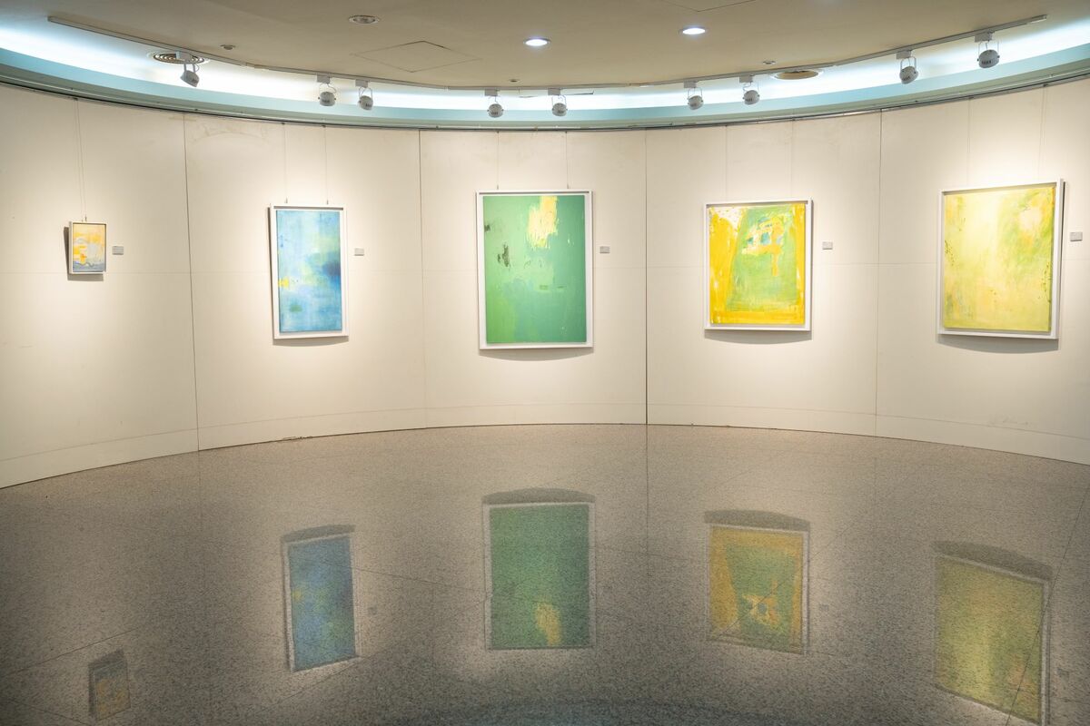 「雲野笙歌II-愛瑪蓮 Emma Lien」展出30幅藝術創作品。 圖：高雄醫學大學/提供