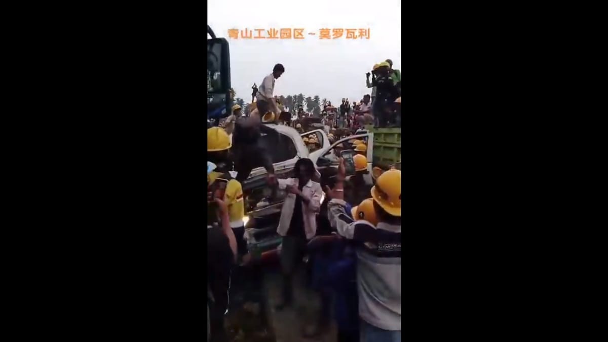 印尼與中國簽署一帶一路倡議後成立的青山產業園區於當地時間 2 日發生工人罷工抗議事件，大量工人透過製造暴亂以宣洩自身的不滿。 圖：擷取自 @whyyoutouzhele X 分享影片
