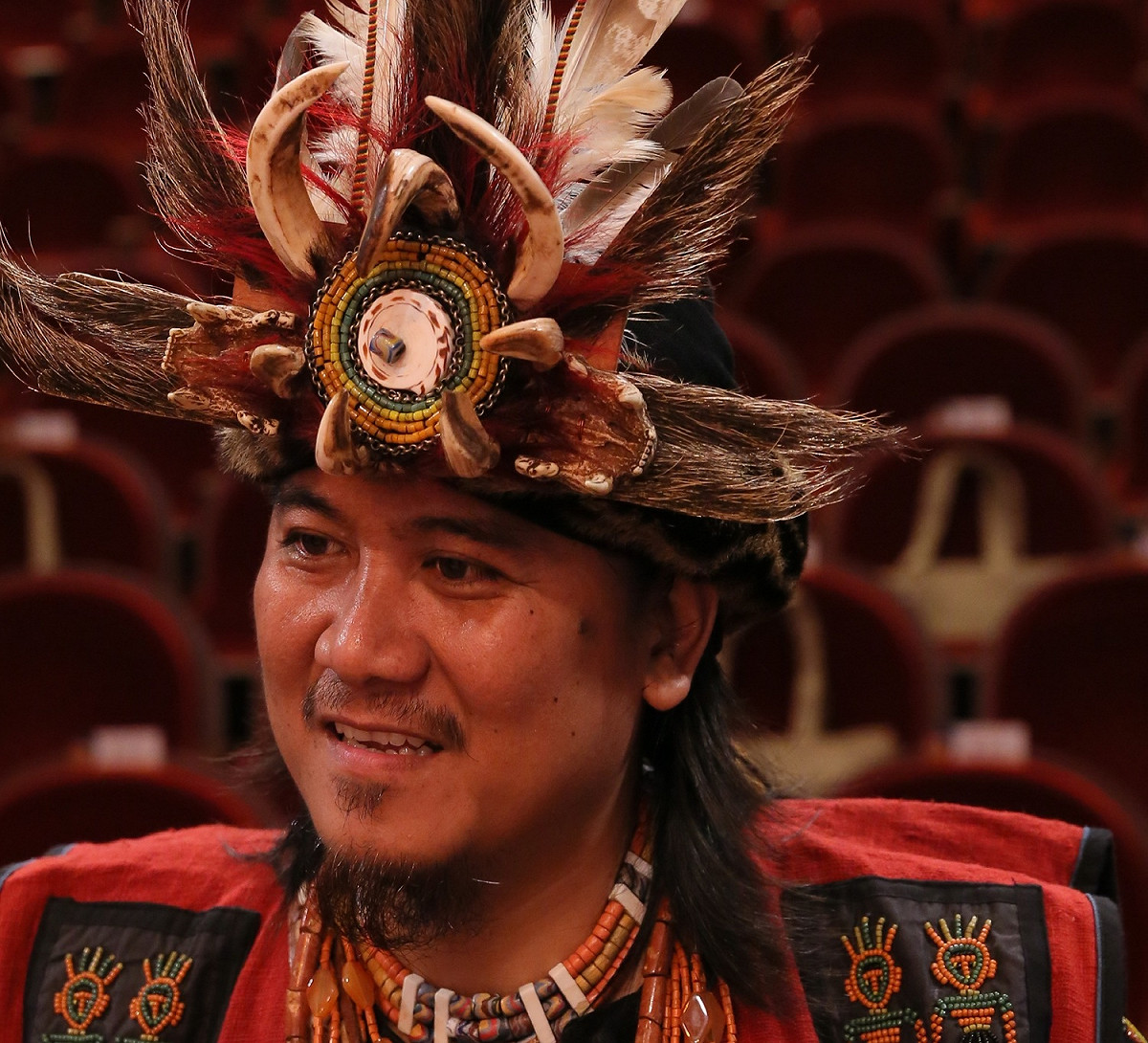 泰武古謠傳唱人查馬克．法拉屋樂推動文化札根有成。 圖：屏東縣教育局提供