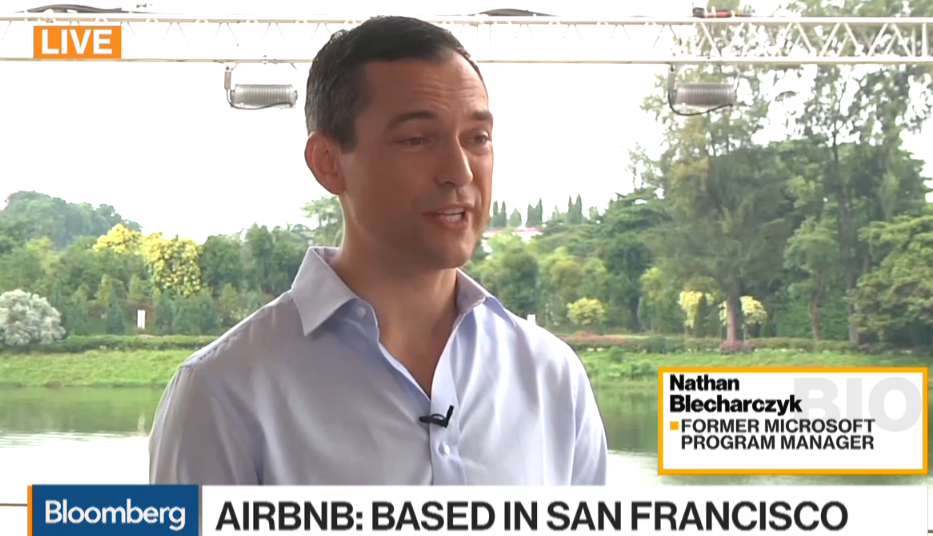 Airbnb聯合創辦人之一兼首席策略長布萊卡斯基，在接受「彭博社」採訪時表示，白人主義者將遭永久停權。 圖：翻攝彭博社影片